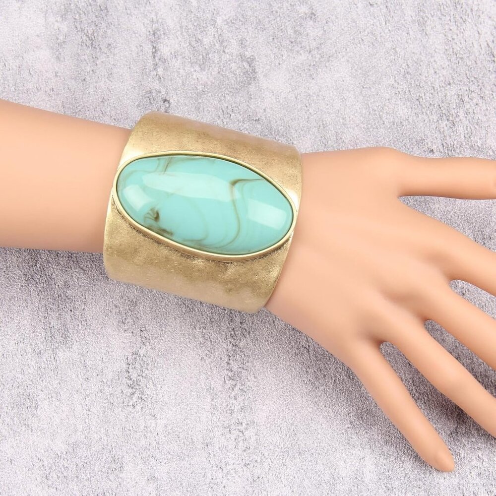 Unique Gold Open Cuff Bangle - Lightweight & Comf… - image 2